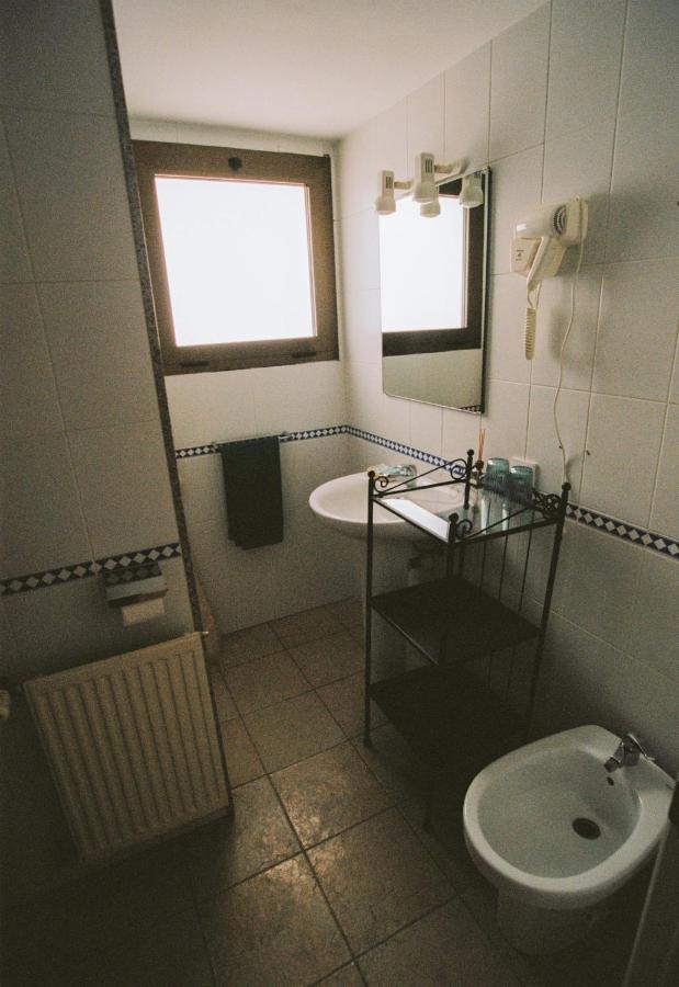 Hostal De L'Aigua Sant Llorenc de la Muga Eksteriør bilde