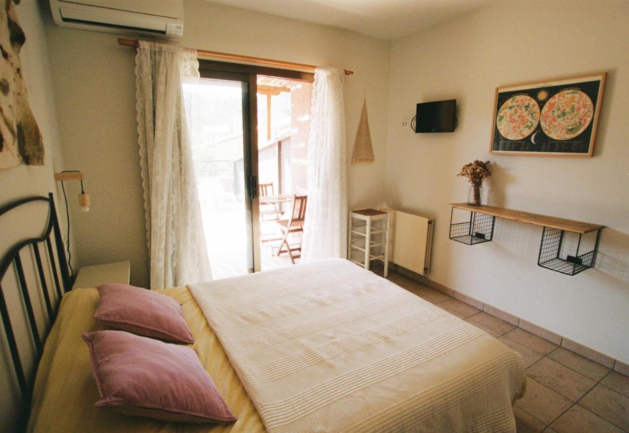 Hostal De L'Aigua Sant Llorenc de la Muga Eksteriør bilde